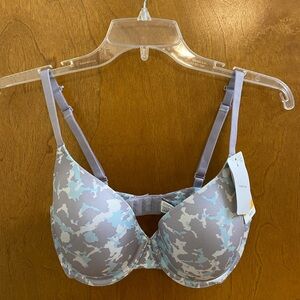 B’Temptid Bran size 32DD. New with tags
Convertible to T Back